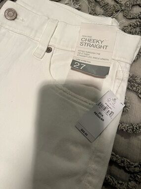 GAP Cheeky Straight High-Rise Jeans in White